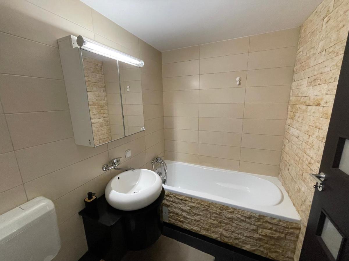 Sunset Luxury Apartment Near Unirii Square Бухарест Экстерьер фото